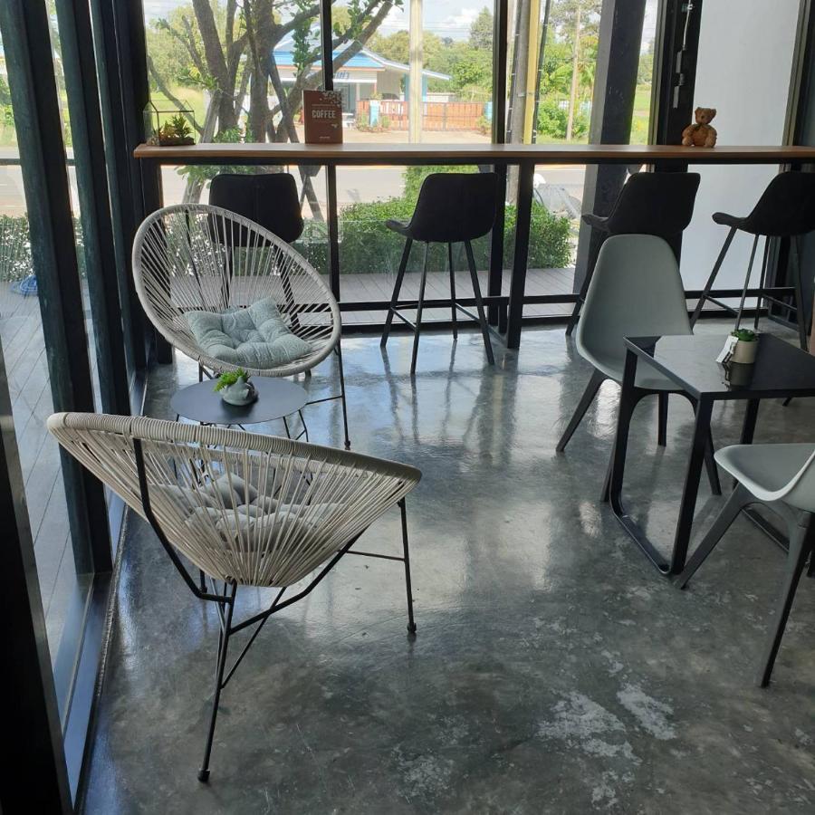 Hotel De Vine House Roi Et Esterno foto