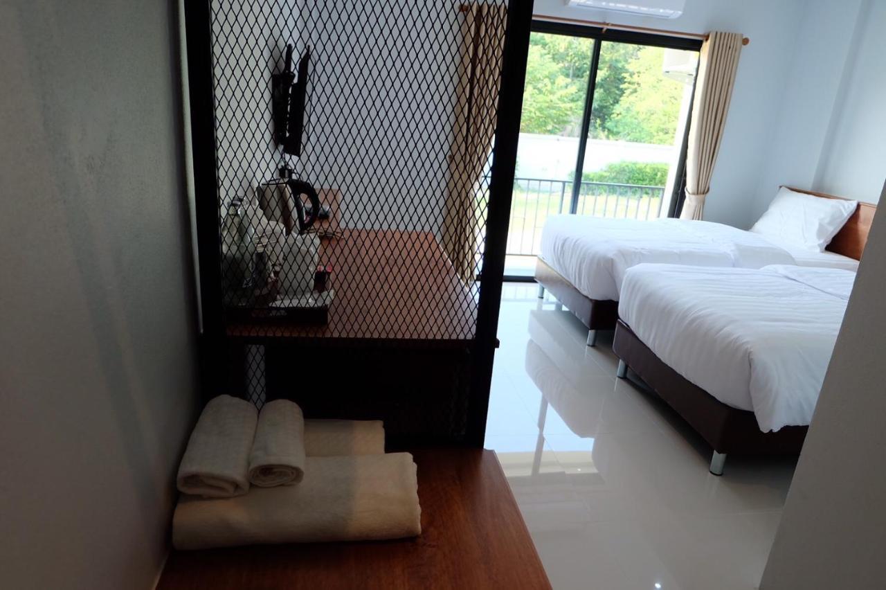 Hotel De Vine House Roi Et Esterno foto