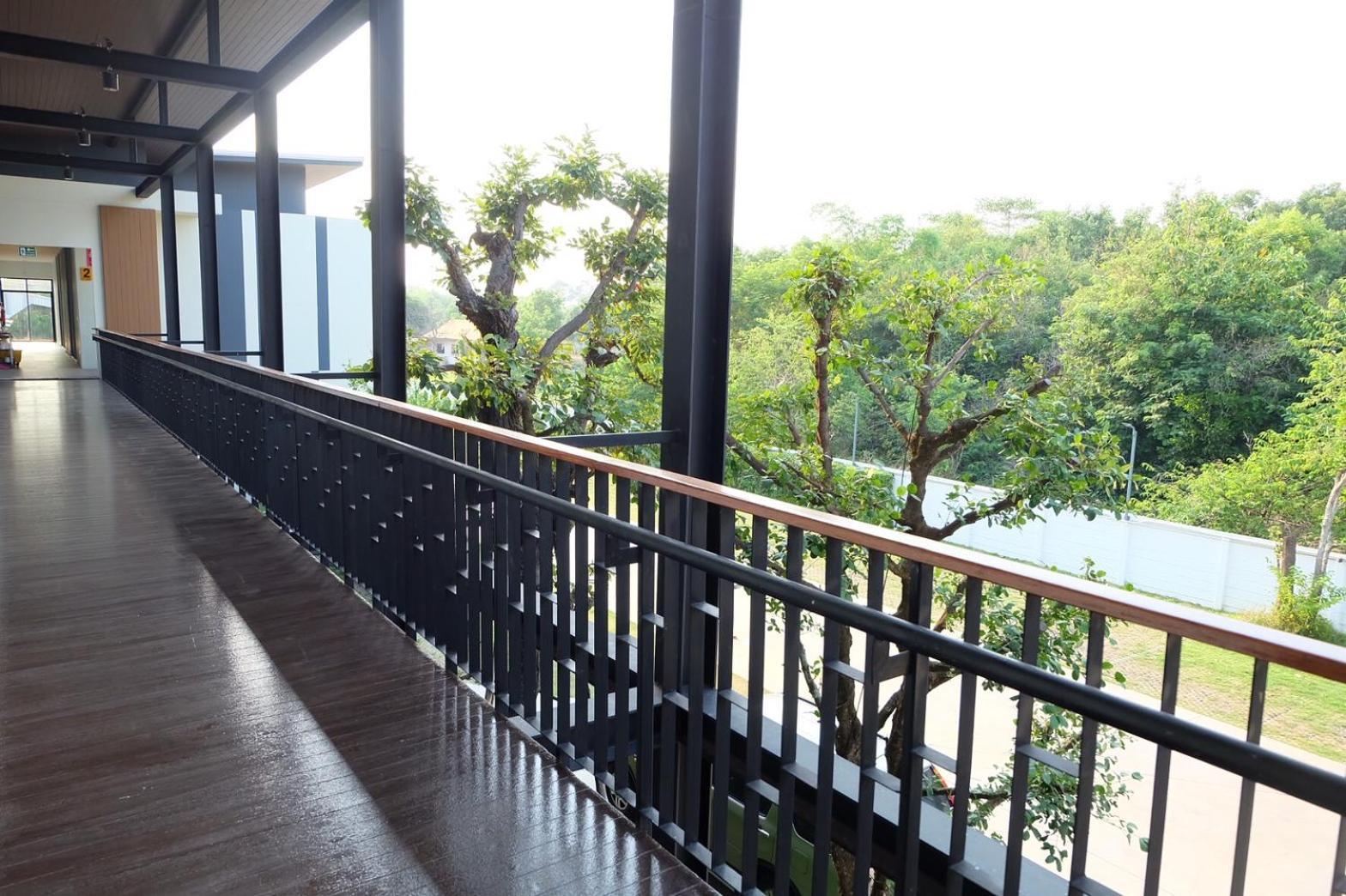 Hotel De Vine House Roi Et Esterno foto
