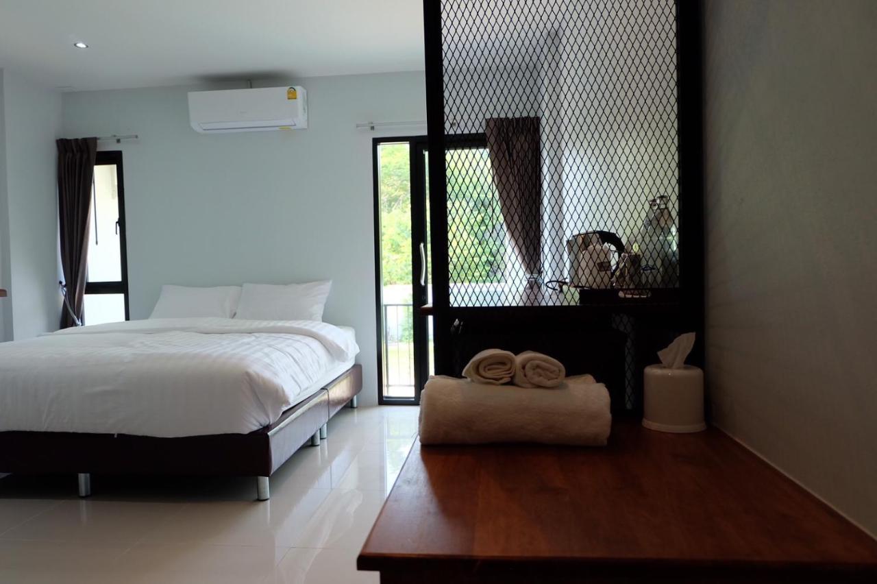 Hotel De Vine House Roi Et Esterno foto